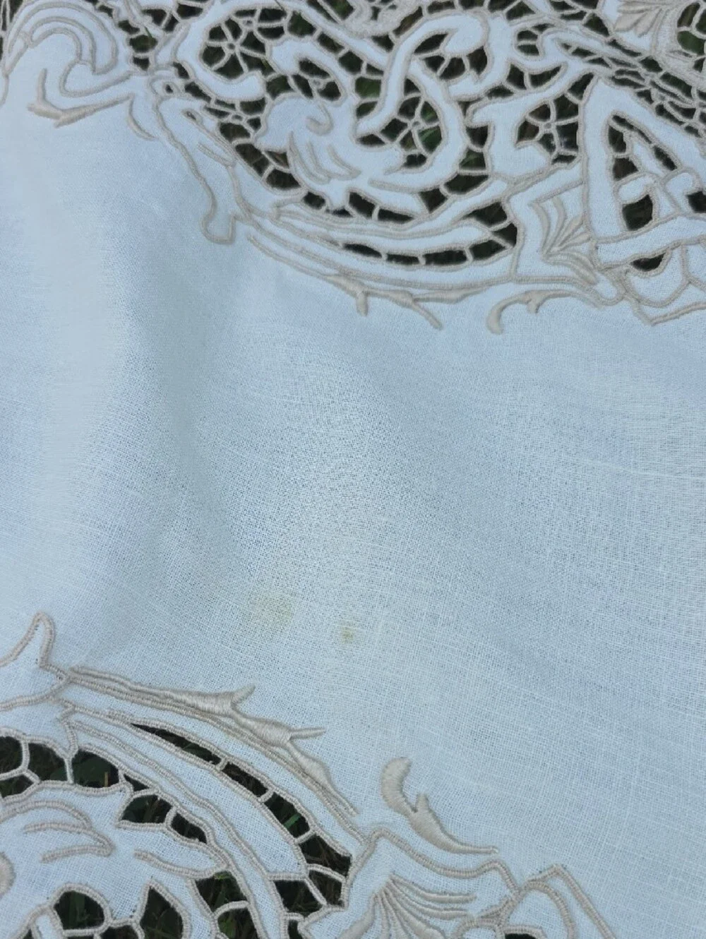Joan Of Arc Art  Cutwork Tablecloth Tatting Techniq TUDOR OR STORYBOOK STYLE